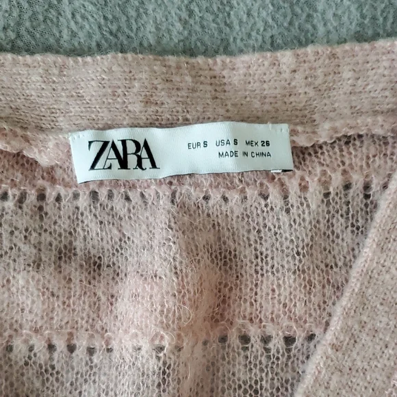 🌺 Pink Ruffled Women's Sweater - Picture 2 of 7